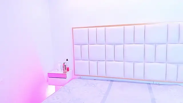 Violetta-foxx online show from March 7, 2026, 7:30 pm