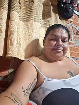 Snapshot of Juli_Powl chatting on April 26, 2026, 11:24 pm Juli Powl online show from April 26, 2026, 11:24 pm