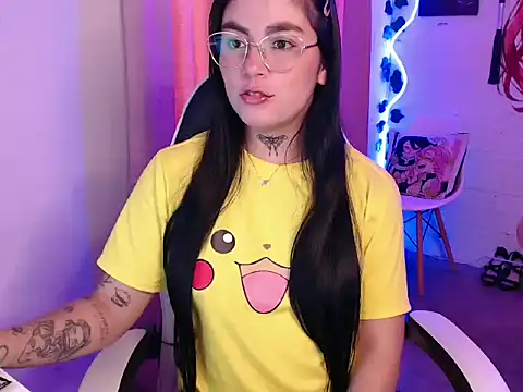 Snapshot of JanineRae chatting on February 19, 2026, 6:16 pm JanineRae online show from February 19, 2026, 6:16 pm