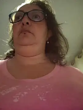  Saraqueen online show from April 23, 2026, 1:34 am