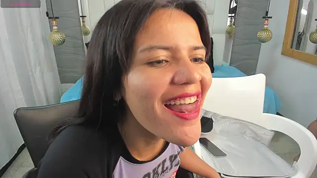 Veyra sereny online show from April 22, 2026, 8:37 pm