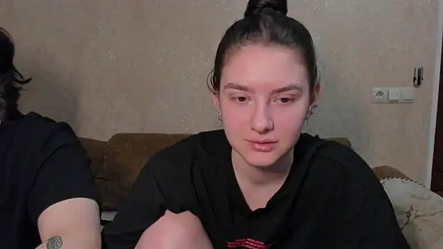 Snapshot of love_lina_muuur chatting on February 18, 2026, 7:54 pm love lina muuur online show from February 18, 2026, 7:54 pm