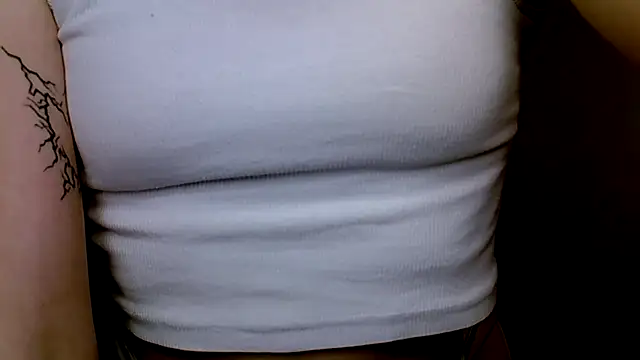 Snapshot of christimontero chatting on March 4, 2026, 7:54 pm christimontero online show from March 4, 2026, 7:54 pm