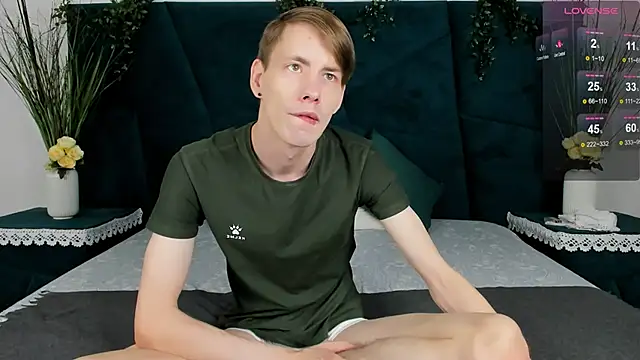 Snapshot of Erick_Wilson chatting on December 2, 2025, 7:43 am Erick Wilson online show from December 2, 2025, 7:43 am