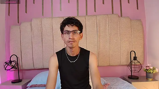 skinny jean  online show from February 28, 2026, 1:55 pm