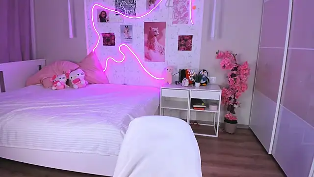 Ella Lane online show from April 19, 2026, 3:18 am