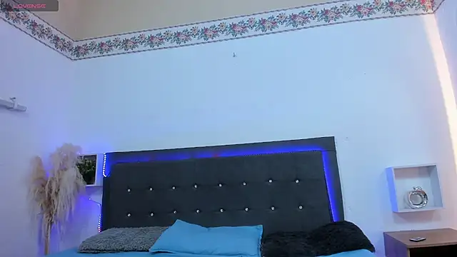 Snapshot of Ale_cuzz chatting on June 9, 2026, 7:26 pm Ale cuzz online show from June 9, 2026, 7:26 pm
