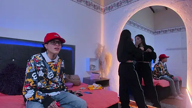 Ale cuzz online show from March 25, 2026, 3:33 pm