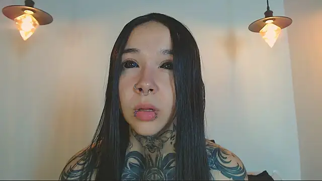 alien eyes09 online show from April 24, 2026, 1:40 am