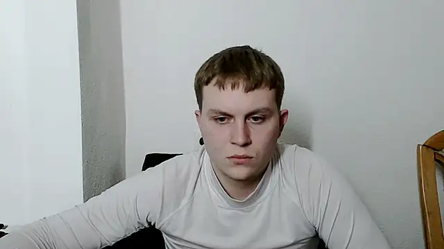 Snapshot of MrHeat_ chatting on February 17, 2026, 9:23 pm MrHeat online show from February 17, 2026, 9:23 pm