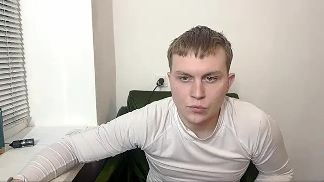Snapshot of MrHeat_ chatting on February 13, 2026, 9:37 pm MrHeat online show from February 13, 2026, 9:37 pm