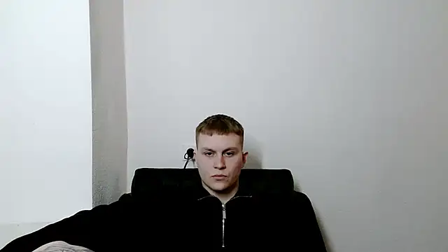 Snapshot of MrHeat_ chatting on March 4, 2026, 9:00 pm MrHeat online show from March 4, 2026, 9:00 pm