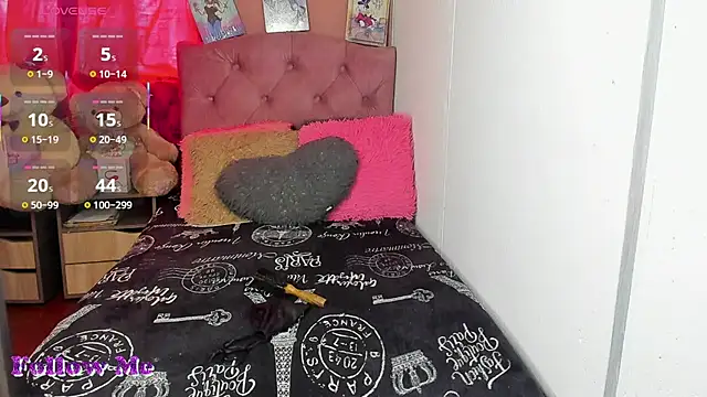 Tiffanny bunny97 online show from February 19, 2026, 4:26 pm