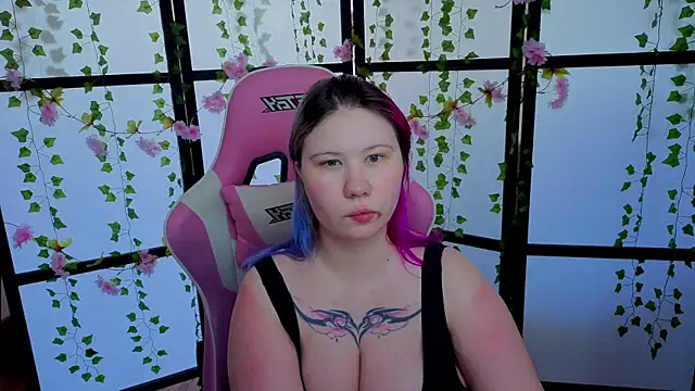 Snapshot of kitsune_little chatting on July 22, 2026, 9:44 am kitsune little online show from July 22, 2026, 9:44 am