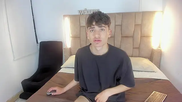 Noir Sebas online show from March 19, 2026, 4:01 am