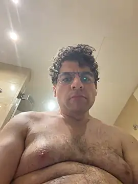 Snapshot of Spaindildoplay chatting on February 14, 2026, 3:34 pm Spaindildoplay online show from February 14, 2026, 3:34 pm