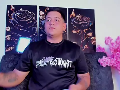 Snapshot of winy_hot chatting on February 16, 2026, 11:13 pm winy hot online show from February 16, 2026, 11:13 pm