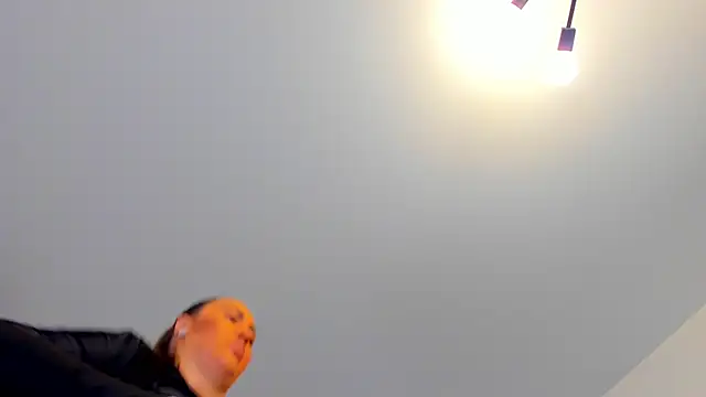 xMissElegantx online show from April 19, 2026, 9:50 pm