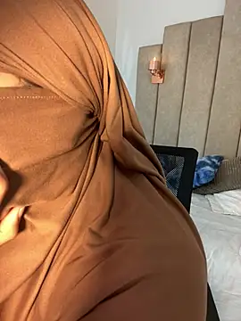 rashaaa  online show from March 6, 2026, 3:45 am