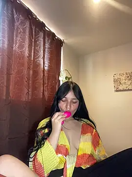 Snapshot of Abril_Thompson221 chatting on August 7, 2026, 10:16 pm Abril Thompson221 online show from August 7, 2026, 10:16 pm