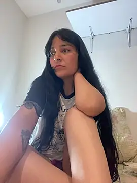 Snapshot of Abril_Thompson221 chatting on August 9, 2026, 3:45 am Abril Thompson221 online show from August 9, 2026, 3:45 am