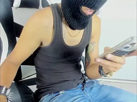 Snapshot of badboy_master chatting on April 6, 2026, 4:46 am badboy master online show from April 6, 2026, 4:46 am