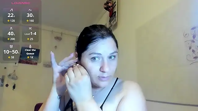 EVELYNA88 online show from May 11, 2026, 8:50 pm