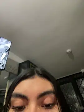 eimmy  skinny online show from April 18, 2026, 7:11 am