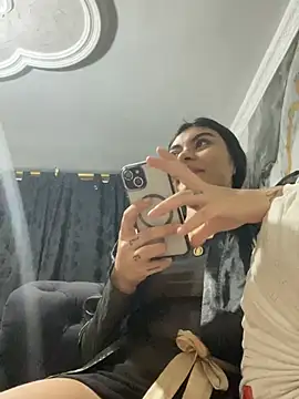 eimmy  skinny online show from April 19, 2026, 2:12 am