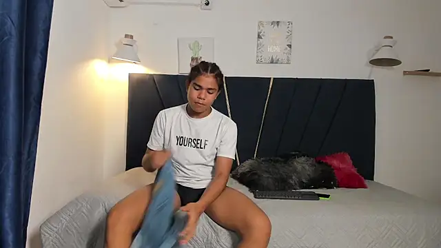 kleiver cum18 online show from February 27, 2026, 7:57 pm