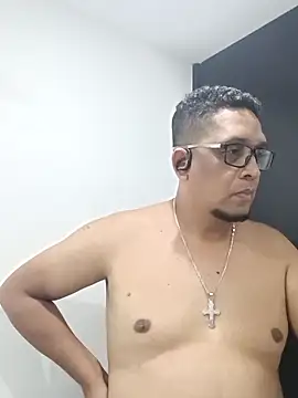 gordogruesa online show from April 14, 2026, 3:11 am