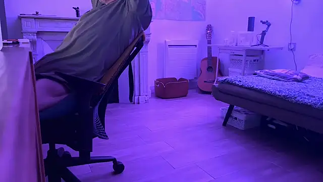 irohsako online show from April 19, 2026, 10:23 pm