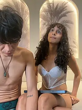 abrilandjulian online show from April 18, 2026, 7:58 pm