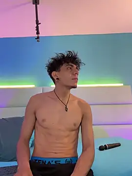 abrilandjulian online show from March 17, 2026, 11:57 am