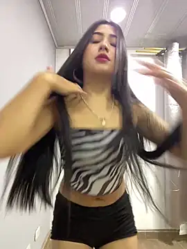 Miss isakovaa online show from February 15, 2026, 11:09 am