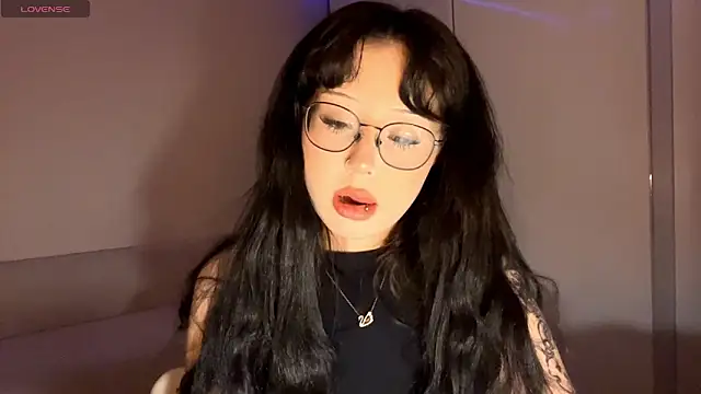 Snapshot of KateGlowee chatting on February 24, 2026, 1:45 pm KateGlowee online show from February 24, 2026, 1:45 pm