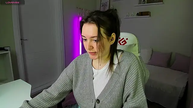 Laura CollinsS online show from May 28, 2026, 1:24 am