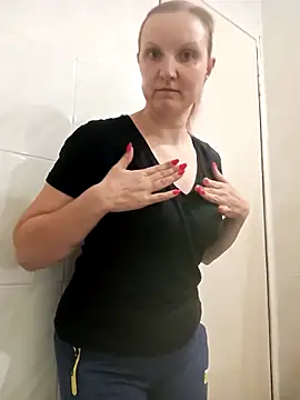 SusanGold9211 online show from March 19, 2026, 10:04 am