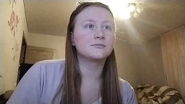 AnikaLipps online show from June 11, 2026, 7:33 pm