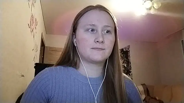 AnikaLipps online show from April 10, 2026, 1:34 am