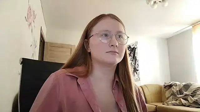 AnikaLipps online show from June 12, 2026, 11:52 am