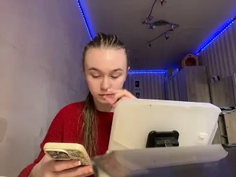 melissashineee online show from March 5, 2026, 8:22 am