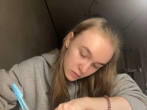 melissashineee online show from March 3, 2026, 11:06 am