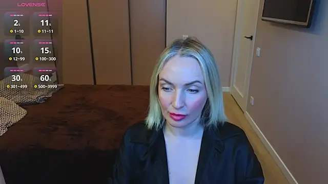 MonikaFoxys online show from February 17, 2026, 4:54 am