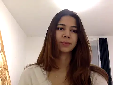 KiraVixenSweet online show from February 15, 2026, 4:50 pm