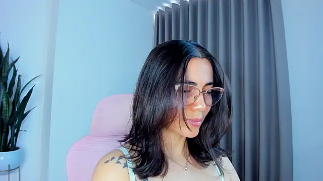 sara ospina22 online show from April 30, 2026, 8:38 pm