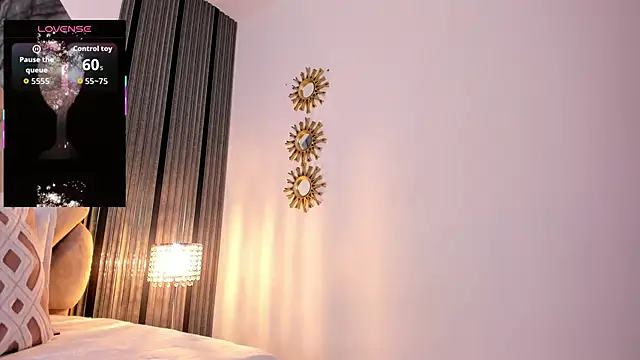 LunaVelour13 online show from April 18, 2026, 3:58 pm