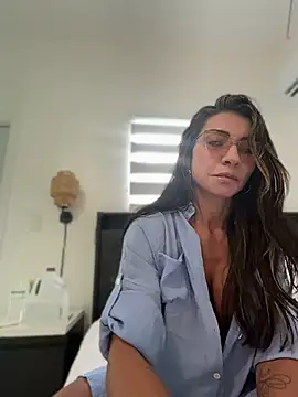 lunasexy79 online show from July 27, 2026, 3:41 pm