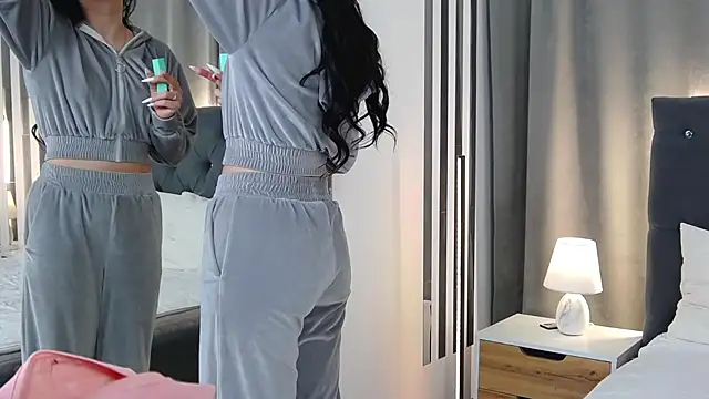 VikkyVonn online show from May 3, 2026, 10:09 am