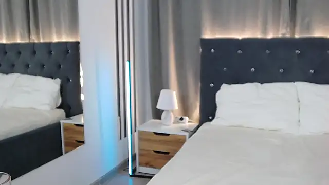 VikkyVonn online show from April 12, 2026, 11:35 am